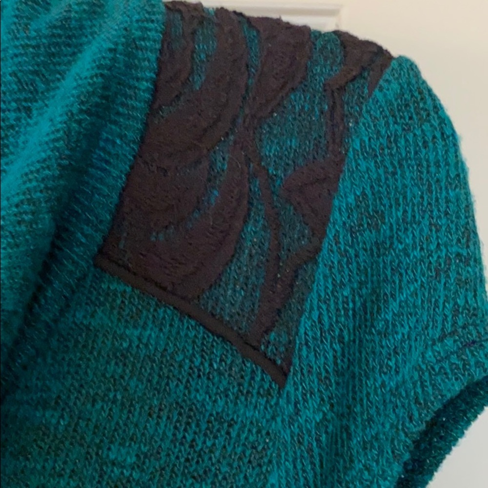 DRAPE-NECK  TOP - Picture 3 of 7